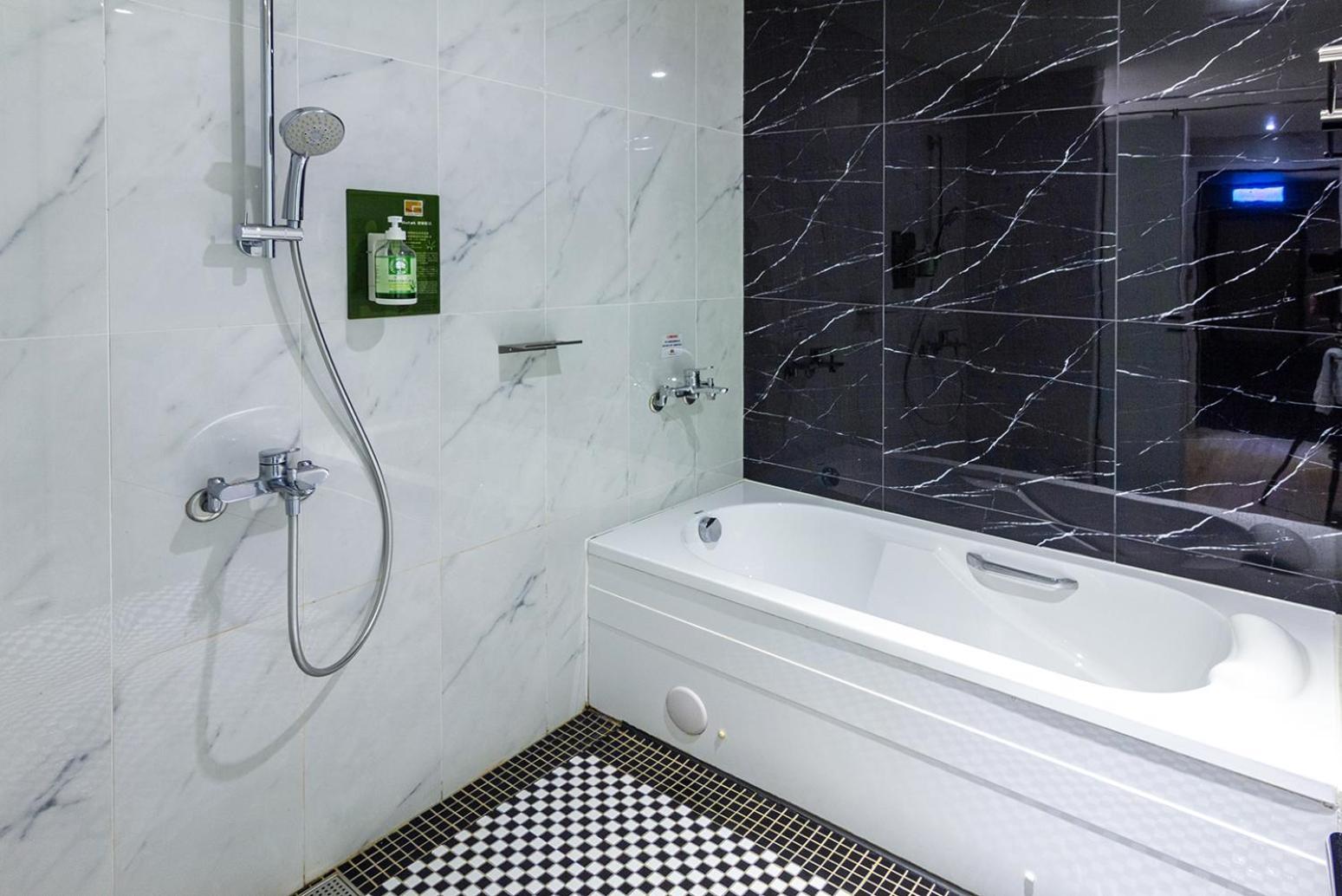 Check Inn New Taipei Luzhou Εξωτερικό φωτογραφία